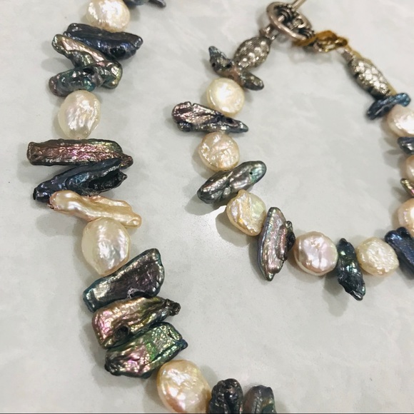 Pearl necklace bracelet and earrings - Picture 6 of 9